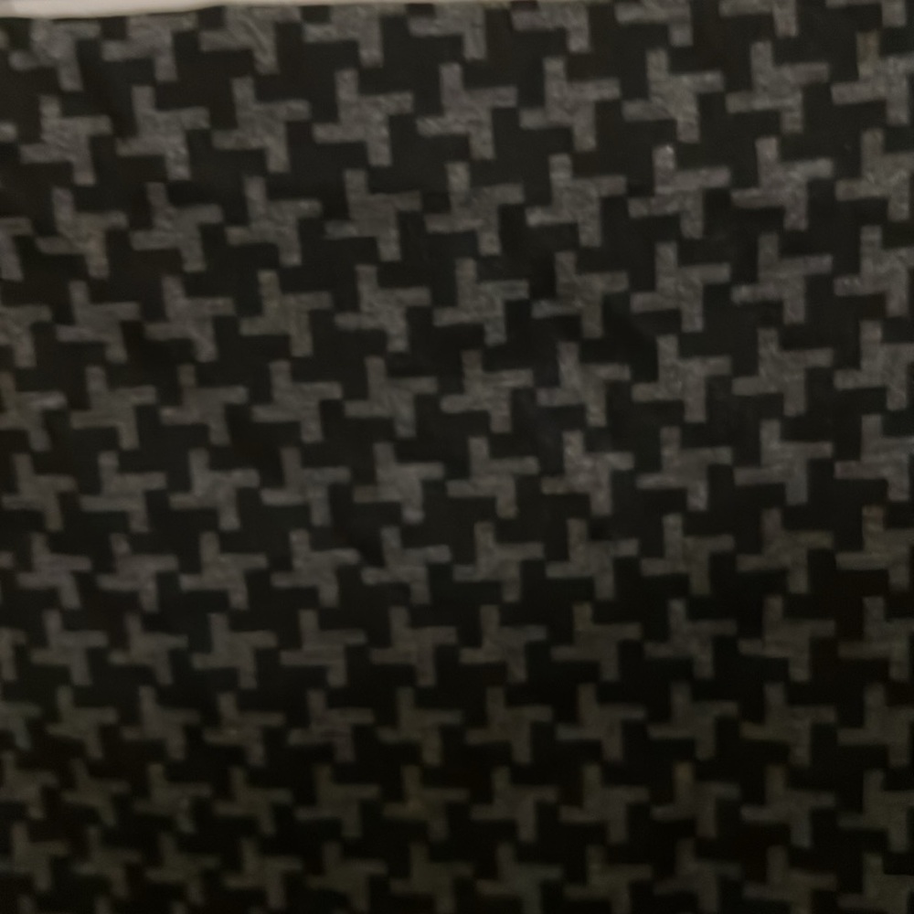 Gray and black houndstooth design skirt - Picture 3 of 4